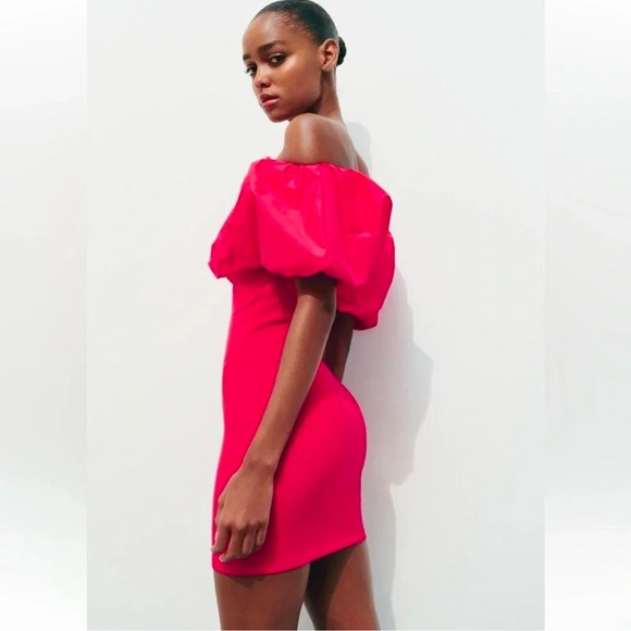 ZARA RASPBERRY OFF SHOULDER PINK MINI DRESS - Picture 1 of 10